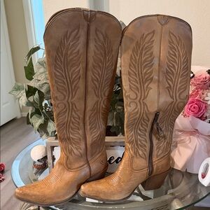 Ariat Brown Leather Heeled Boots Size 9 worn 1 time